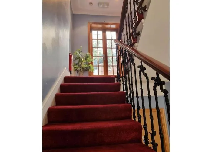 Fb3- Basement Studio Fits 2 Near Hyde Park